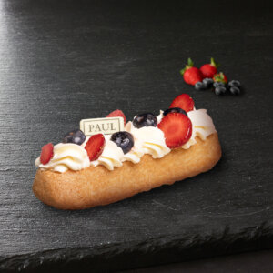 Berries Flag Éclair
